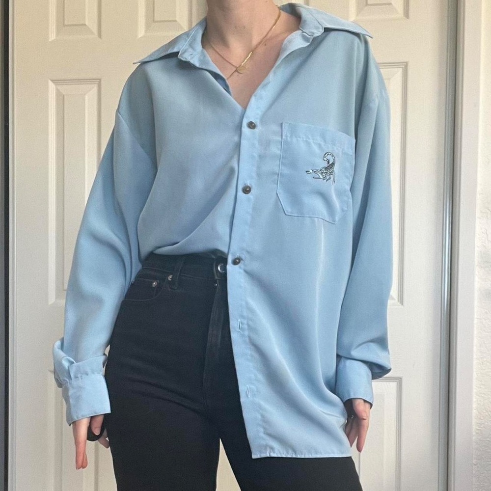 Red Canyon scorpion button down 🦂 - Picture 3 of 8